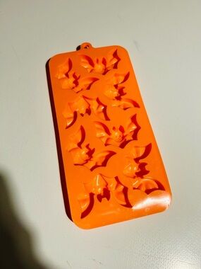 FREE! Orange Bat Silicone Candy & Ice Mold